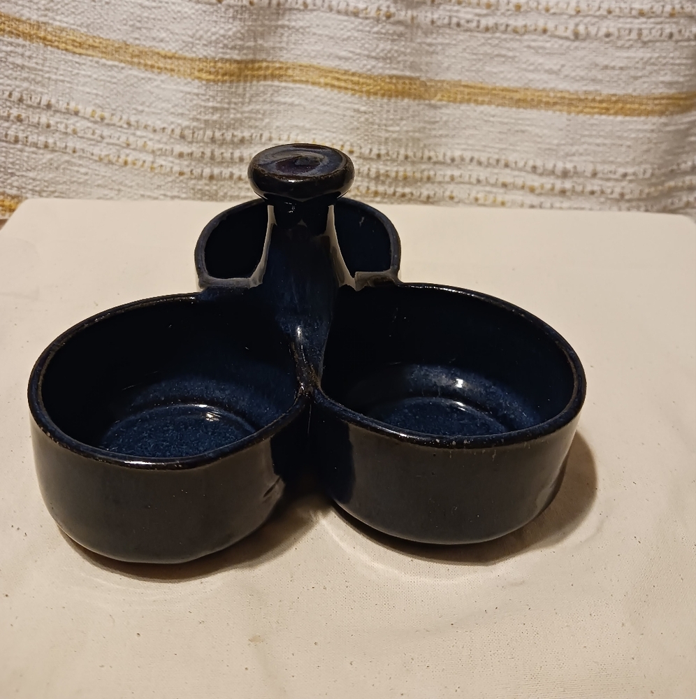 J.B. Calhoun Stoneware Blue Glaze Condimet Server Bowl w Handle